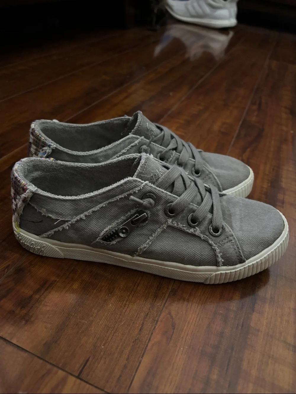 Blowfish Malibu Gray Canvas Low-Top Sneakers